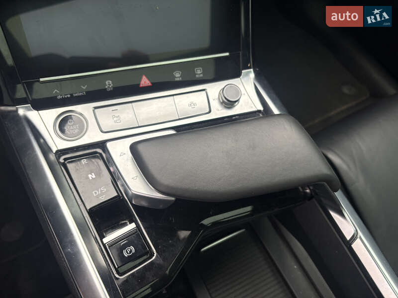 Позашляховик / Кросовер Audi e-tron 2022 в Львові
