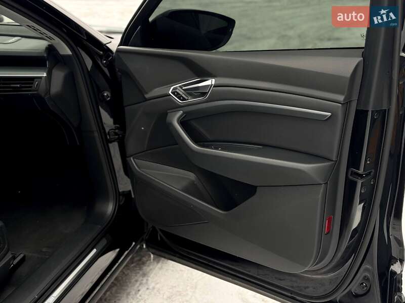 Позашляховик / Кросовер Audi e-tron 2020 в Рівному
