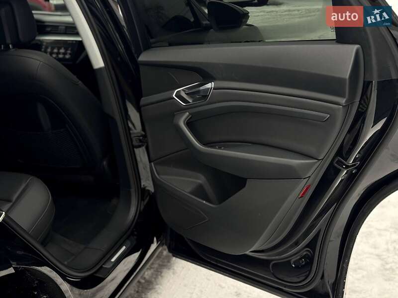 Позашляховик / Кросовер Audi e-tron 2020 в Рівному