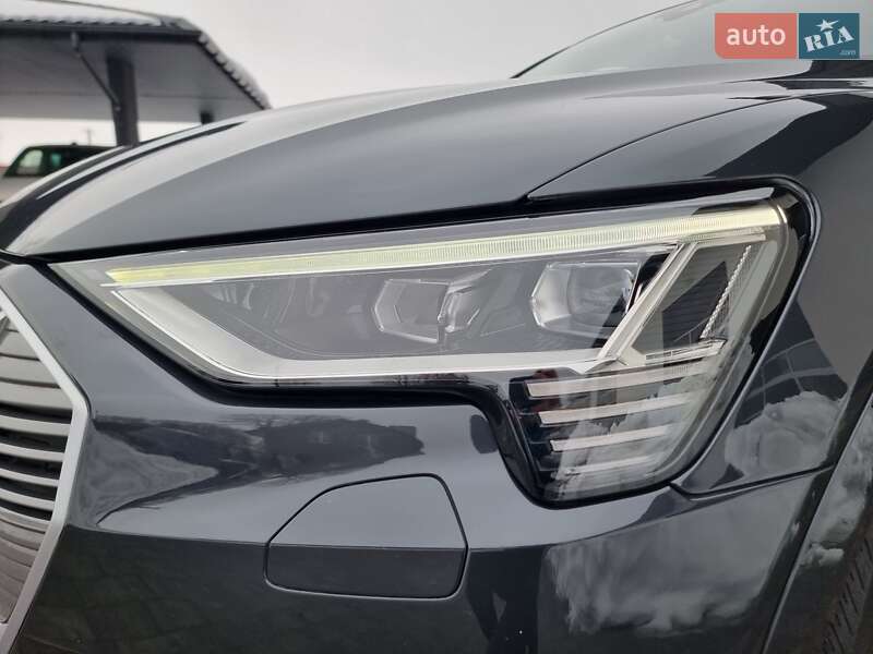 Позашляховик / Кросовер Audi e-tron 2020 в Радивиліві