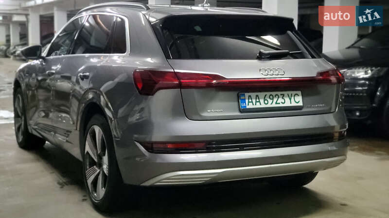 Внедорожник / Кроссовер Audi e-tron 2019 в Киеве