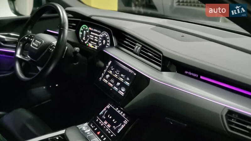 Внедорожник / Кроссовер Audi e-tron 2019 в Киеве
