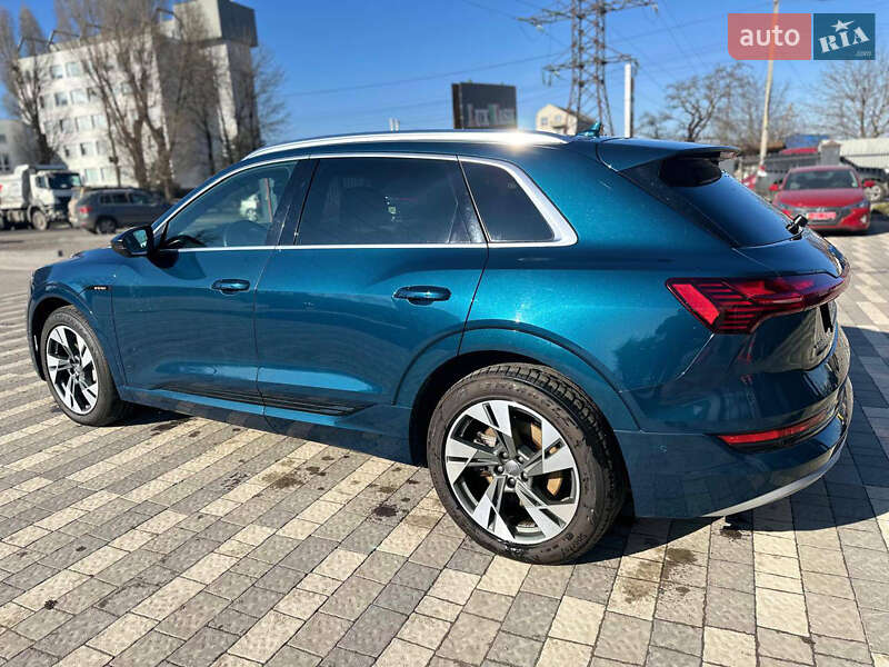 Внедорожник / Кроссовер Audi e-tron 2019 в Ужгороде