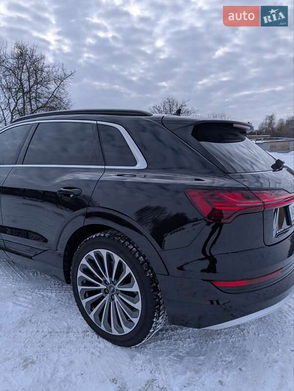 Внедорожник / Кроссовер Audi e-tron 2020 в Нововолынске