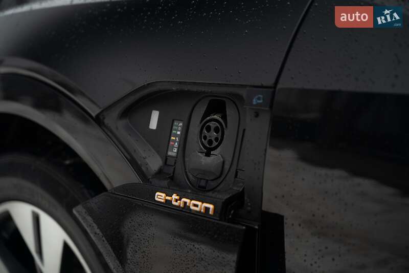 Позашляховик / Кросовер Audi e-tron 2022 в Чернівцях фото 17 Позашляховик / Кросовер Audi e-tron 2022 в Чернівцях