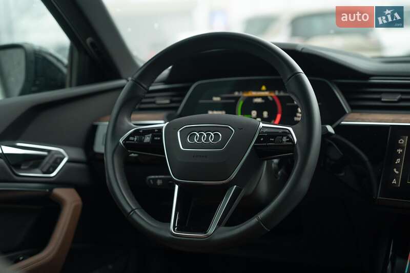 Позашляховик / Кросовер Audi e-tron 2022 в Чернівцях фото 28 Позашляховик / Кросовер Audi e-tron 2022 в Чернівцях