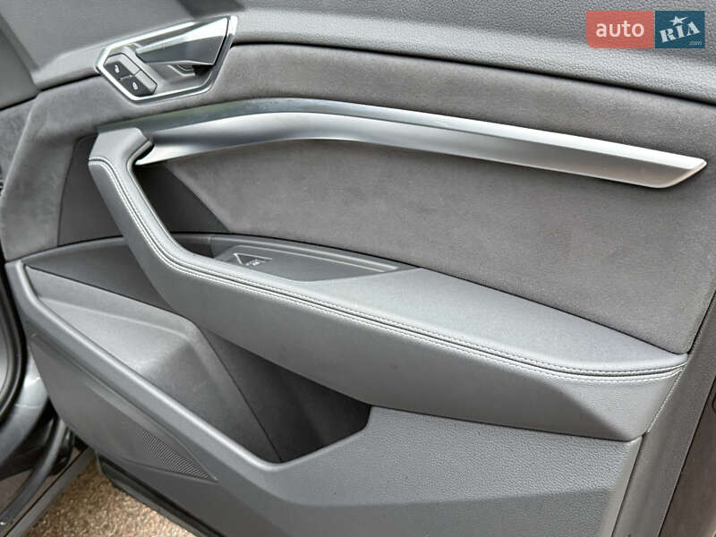 Позашляховик / Кросовер Audi e-tron 2021 в Рівному фото 87 Позашляховик / Кросовер Audi e-tron 2021 в Рівному