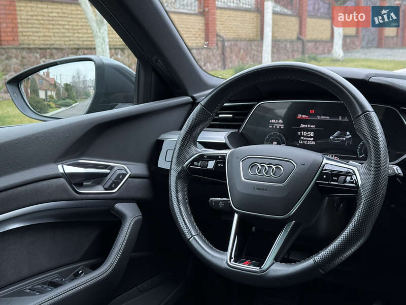 Позашляховик / Кросовер Audi e-tron 2021 в Рівному фото 99 Позашляховик / Кросовер Audi e-tron 2021 в Рівному