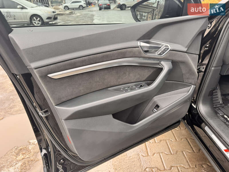 Позашляховик / Кросовер Audi e-tron 2022 в Хмельницькому