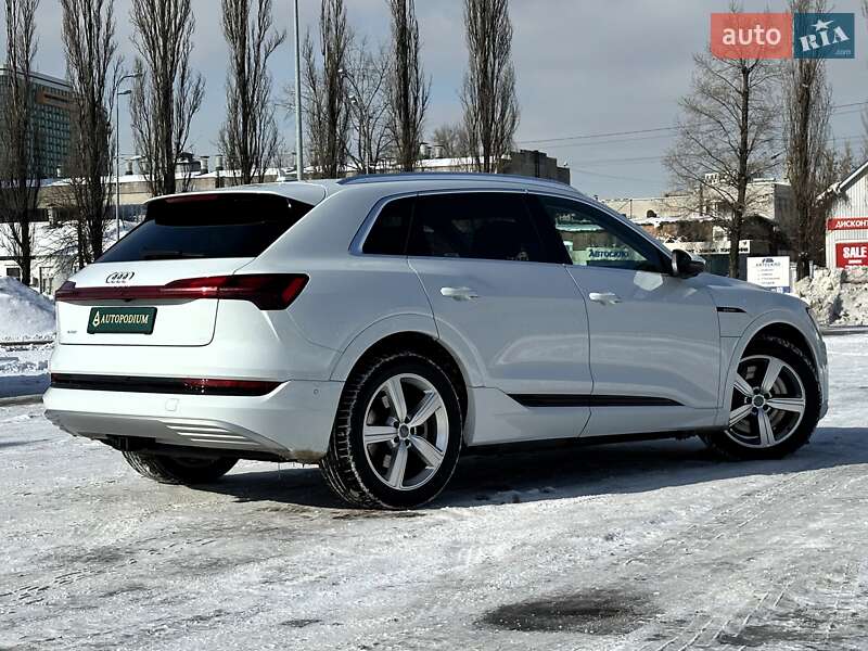 Позашляховик / Кросовер Audi e-tron 2019 в Києві