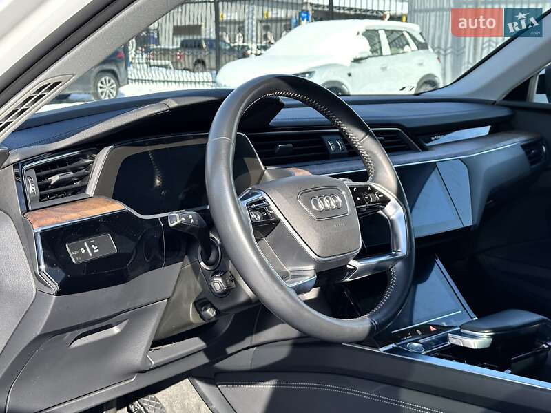 Позашляховик / Кросовер Audi e-tron 2019 в Києві