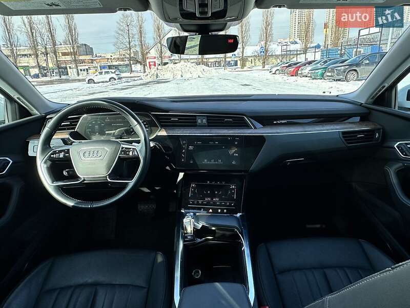 Позашляховик / Кросовер Audi e-tron 2019 в Києві