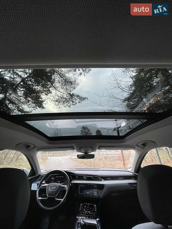 Позашляховик / Кросовер Audi e-tron 2020 в Львові фото 13 Позашляховик / Кросовер Audi e-tron 2020 в Львові