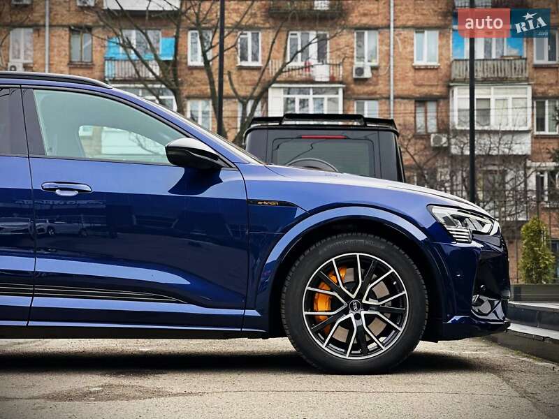 Позашляховик / Кросовер Audi e-tron 2021 в Києві фото 16 Позашляховик / Кросовер Audi e-tron 2021 в Києві