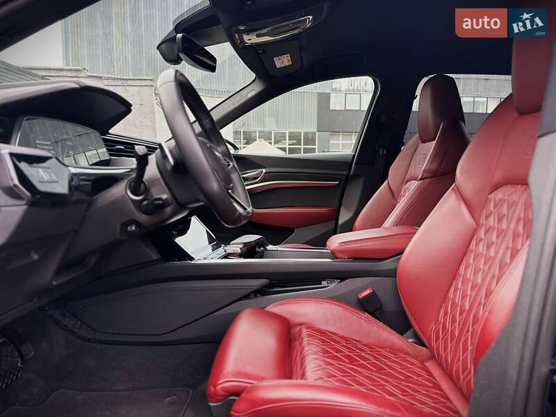 Позашляховик / Кросовер Audi e-tron 2021 в Києві фото 29 Позашляховик / Кросовер Audi e-tron 2021 в Києві