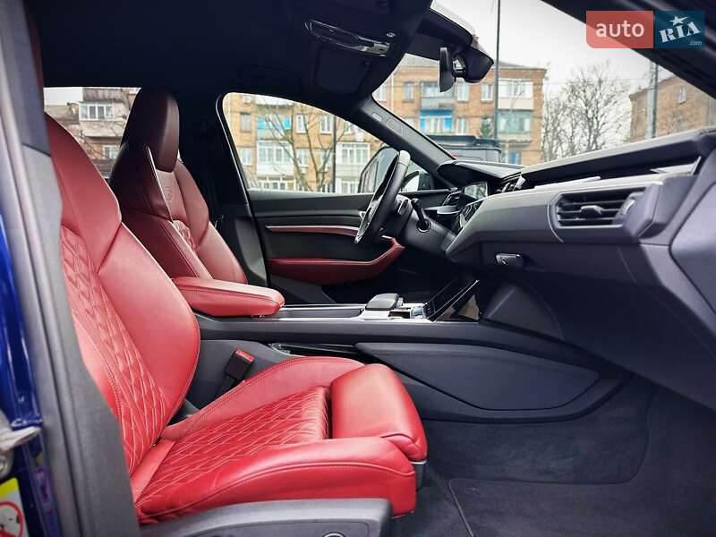 Позашляховик / Кросовер Audi e-tron 2021 в Києві фото 31 Позашляховик / Кросовер Audi e-tron 2021 в Києві