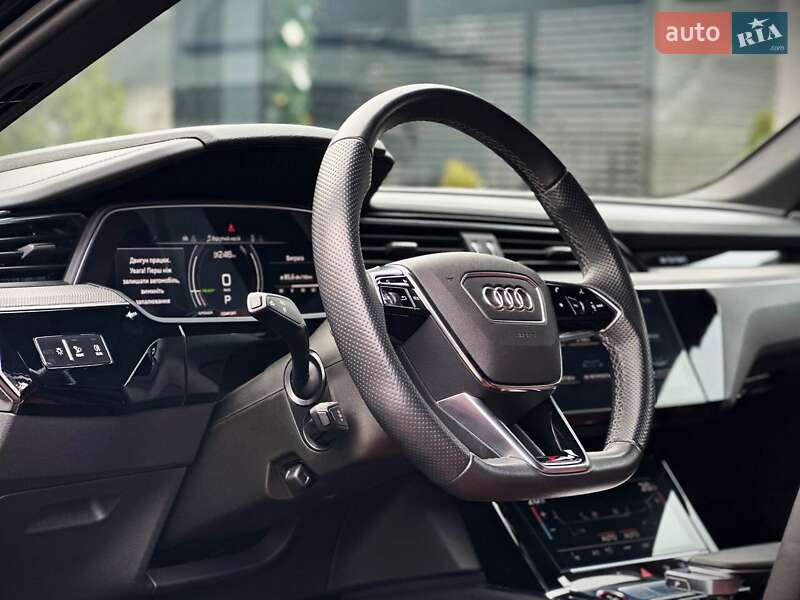 Позашляховик / Кросовер Audi e-tron 2021 в Києві фото 41 Позашляховик / Кросовер Audi e-tron 2021 в Києві