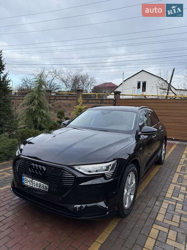 Внедорожник / Кроссовер Audi e-tron 2020 в Одессе