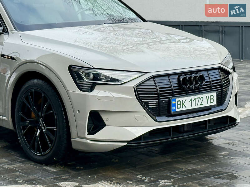Внедорожник / Кроссовер Audi e-tron 2018 в Ровно фото 21 Внедорожник / Кроссовер Audi e-tron 2018 в Ровно