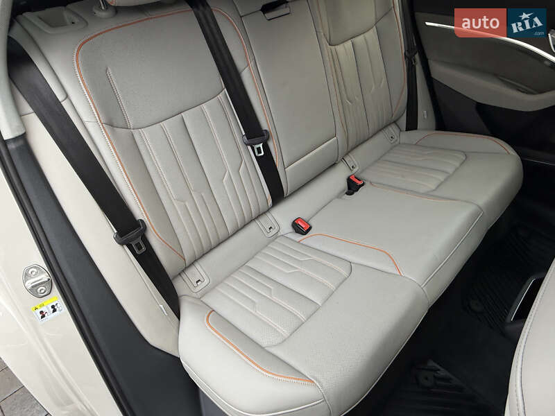 Внедорожник / Кроссовер Audi e-tron 2018 в Ровно фото 91 Внедорожник / Кроссовер Audi e-tron 2018 в Ровно