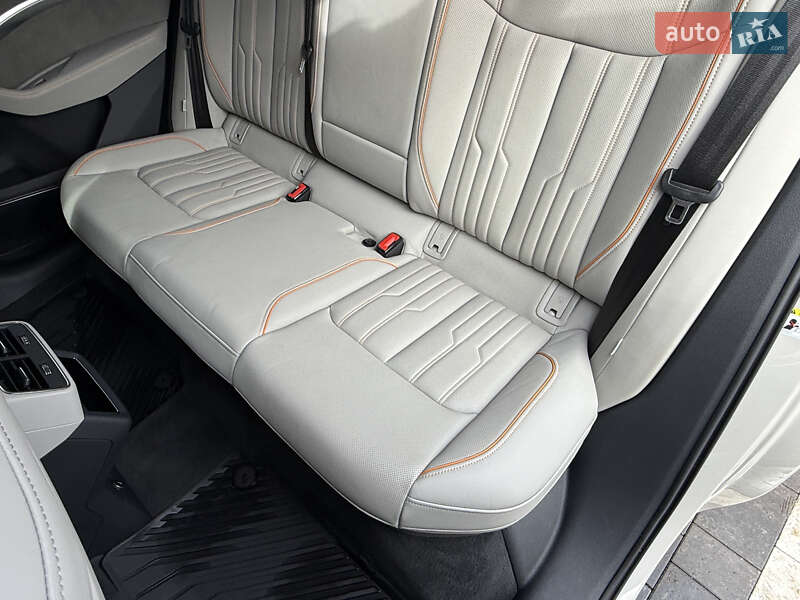 Внедорожник / Кроссовер Audi e-tron 2018 в Ровно фото 106 Внедорожник / Кроссовер Audi e-tron 2018 в Ровно