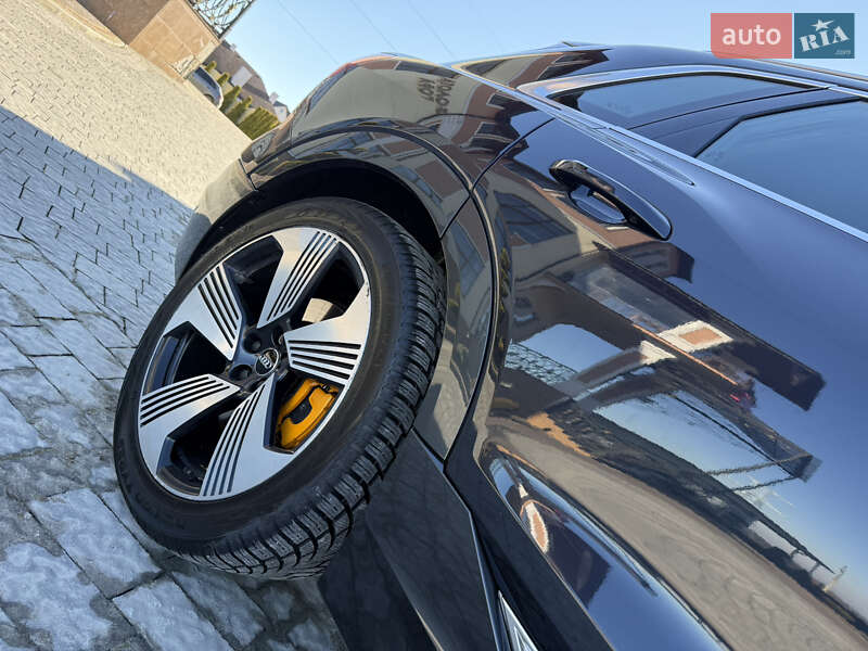 Позашляховик / Кросовер Audi e-tron 2018 в Трускавці фото 16 Позашляховик / Кросовер Audi e-tron 2018 в Трускавці