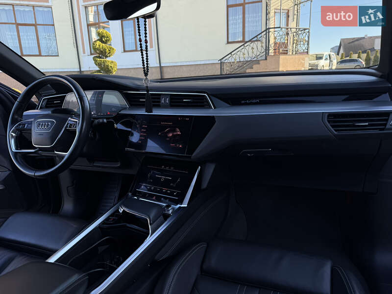 Позашляховик / Кросовер Audi e-tron 2018 в Трускавці фото 74 Позашляховик / Кросовер Audi e-tron 2018 в Трускавці