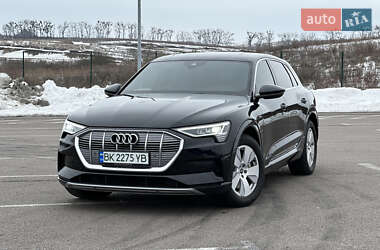 Внедорожник / Кроссовер Audi e-tron 2022 в Ровно