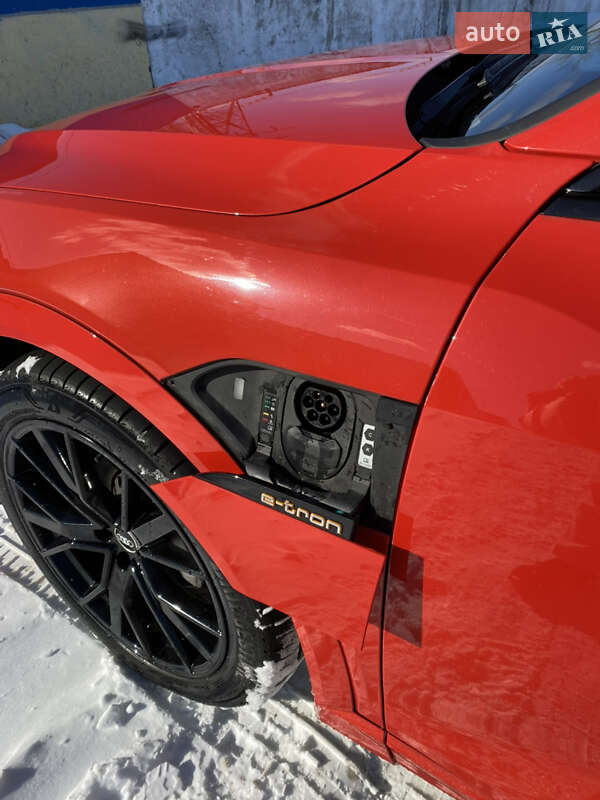 Позашляховик / Кросовер Audi e-tron 2021 в Києві