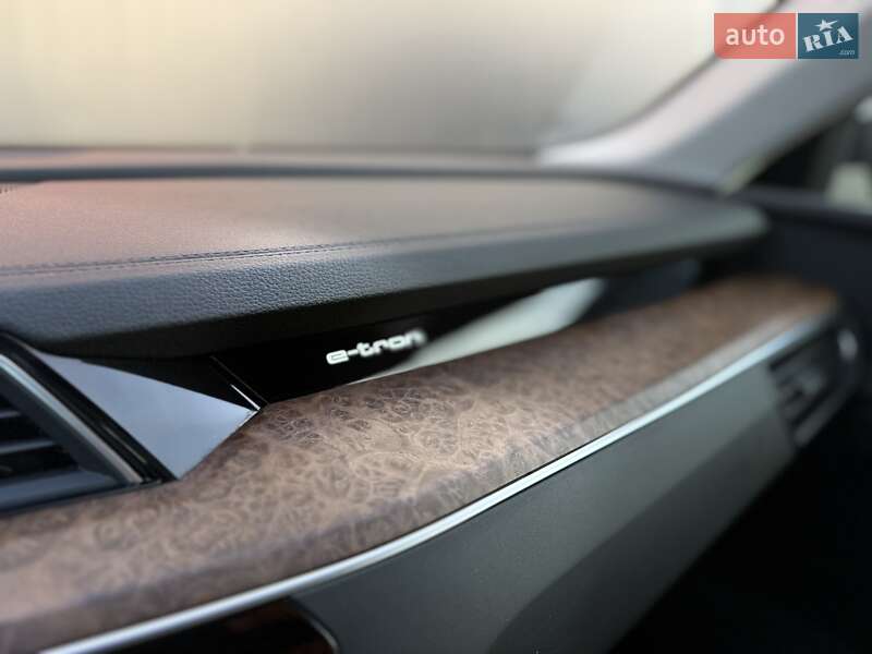 Позашляховик / Кросовер Audi e-tron 2019 в Львові фото 48 Позашляховик / Кросовер Audi e-tron 2019 в Львові