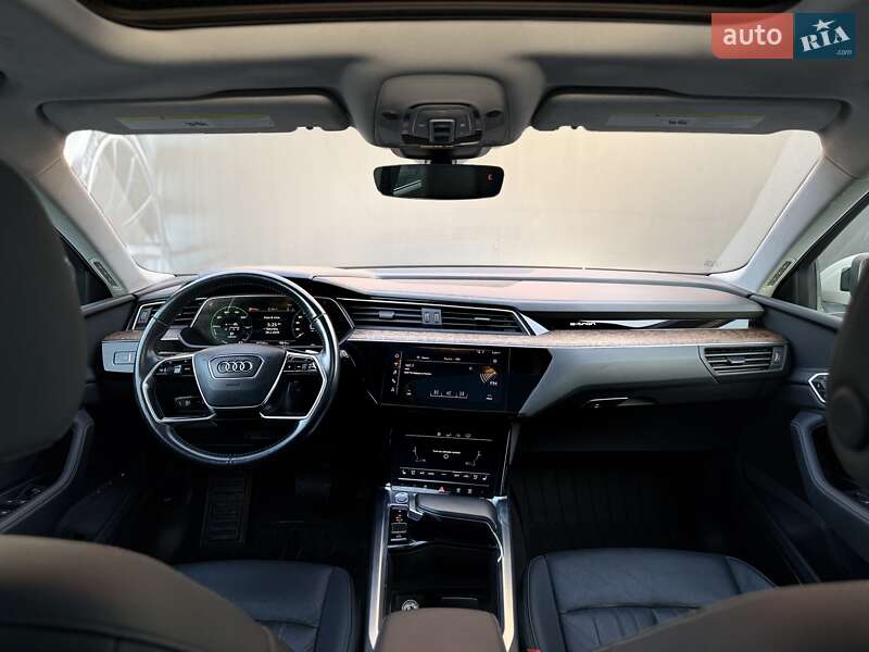 Позашляховик / Кросовер Audi e-tron 2019 в Львові фото 65 Позашляховик / Кросовер Audi e-tron 2019 в Львові