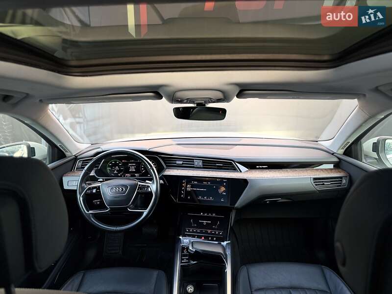 Позашляховик / Кросовер Audi e-tron 2019 в Львові фото 68 Позашляховик / Кросовер Audi e-tron 2019 в Львові