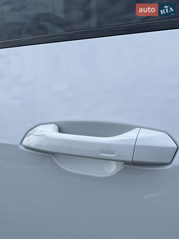 Позашляховик / Кросовер Audi e-tron 2020 в Києві фото 23 Позашляховик / Кросовер Audi e-tron 2020 в Києві