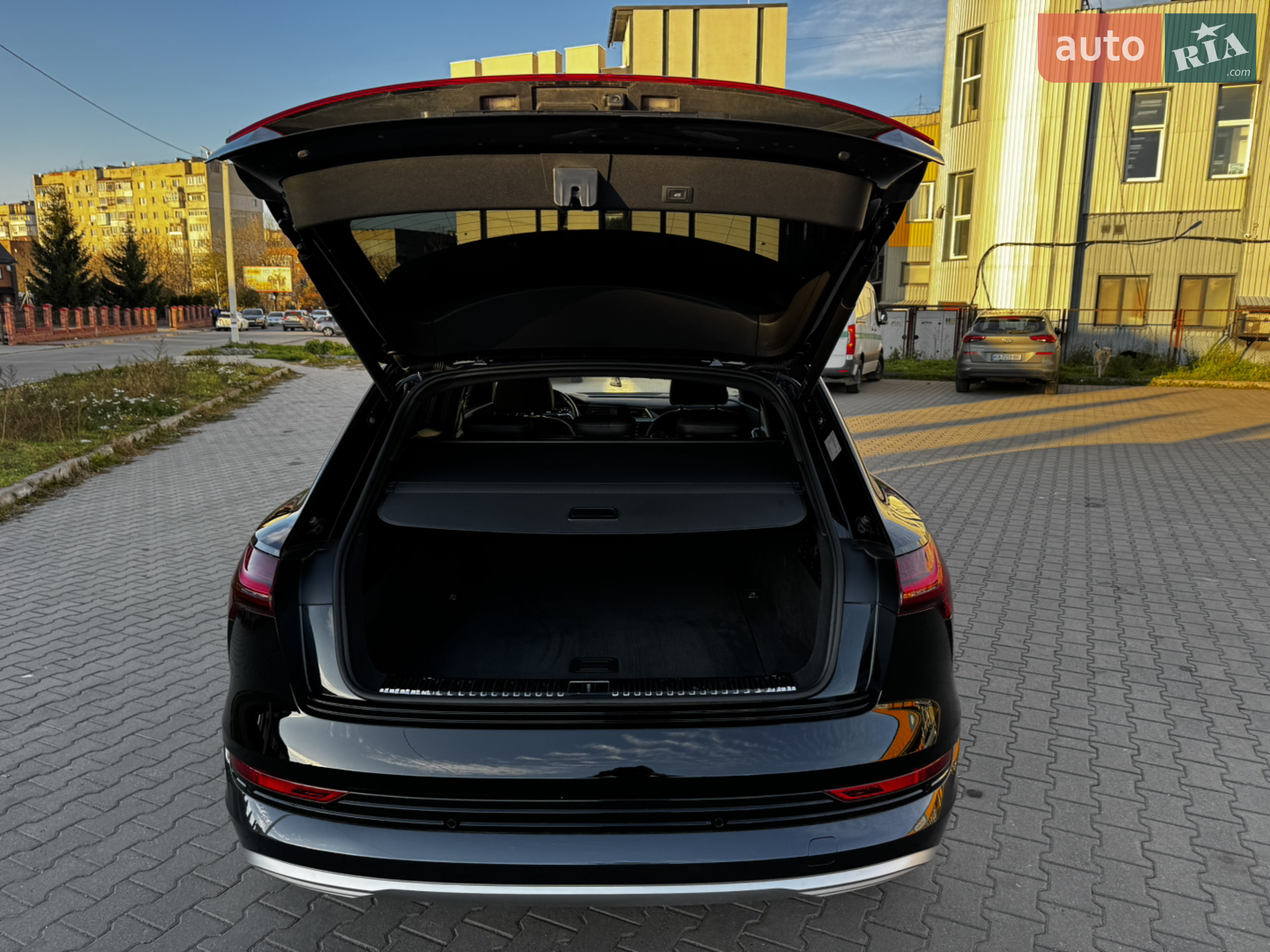 2022 Audi e-tron - мініатюра 12