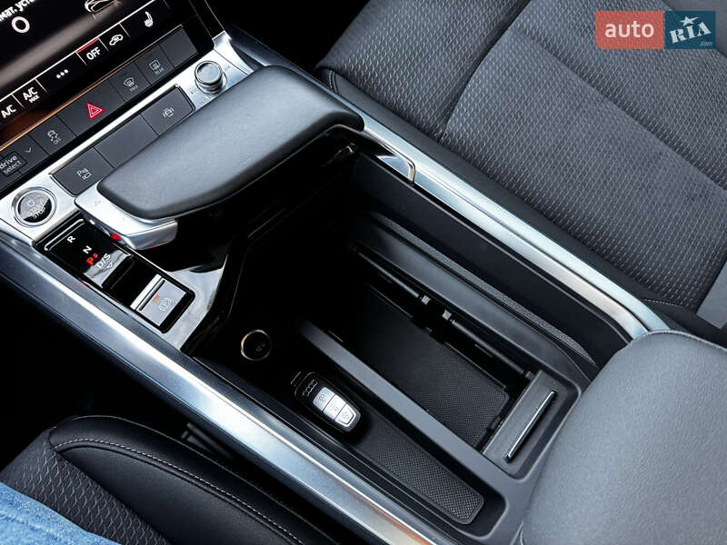 Позашляховик / Кросовер Audi e-tron 2022 в Хмельницькому