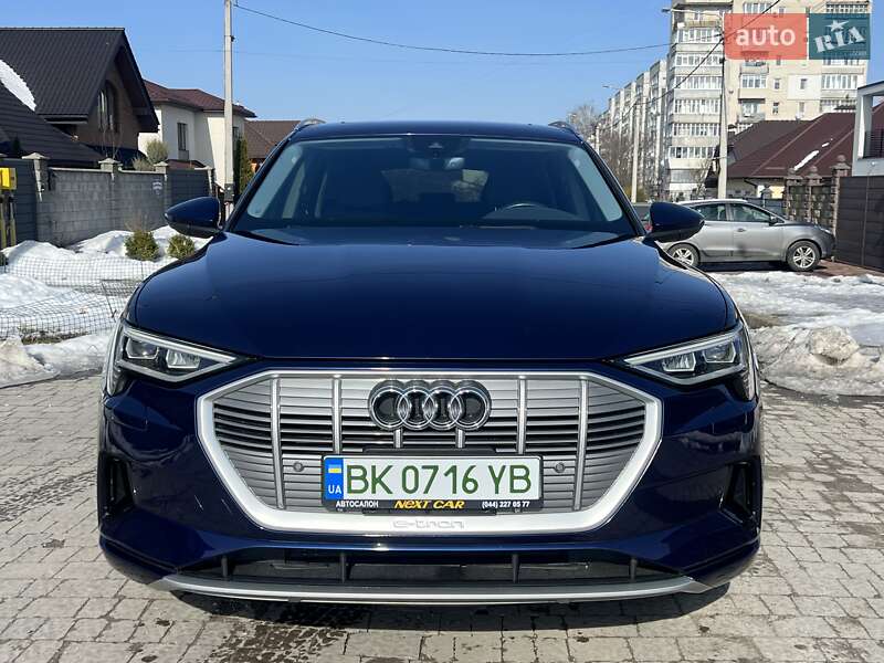 Позашляховик / Кросовер Audi e-tron 2021 в Рівному