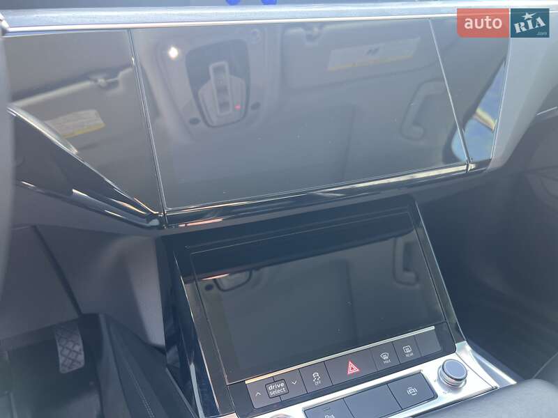 Позашляховик / Кросовер Audi e-tron 2021 в Рівному