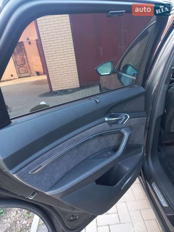 Позашляховик / Кросовер Audi e-tron 2019 в Луцьку