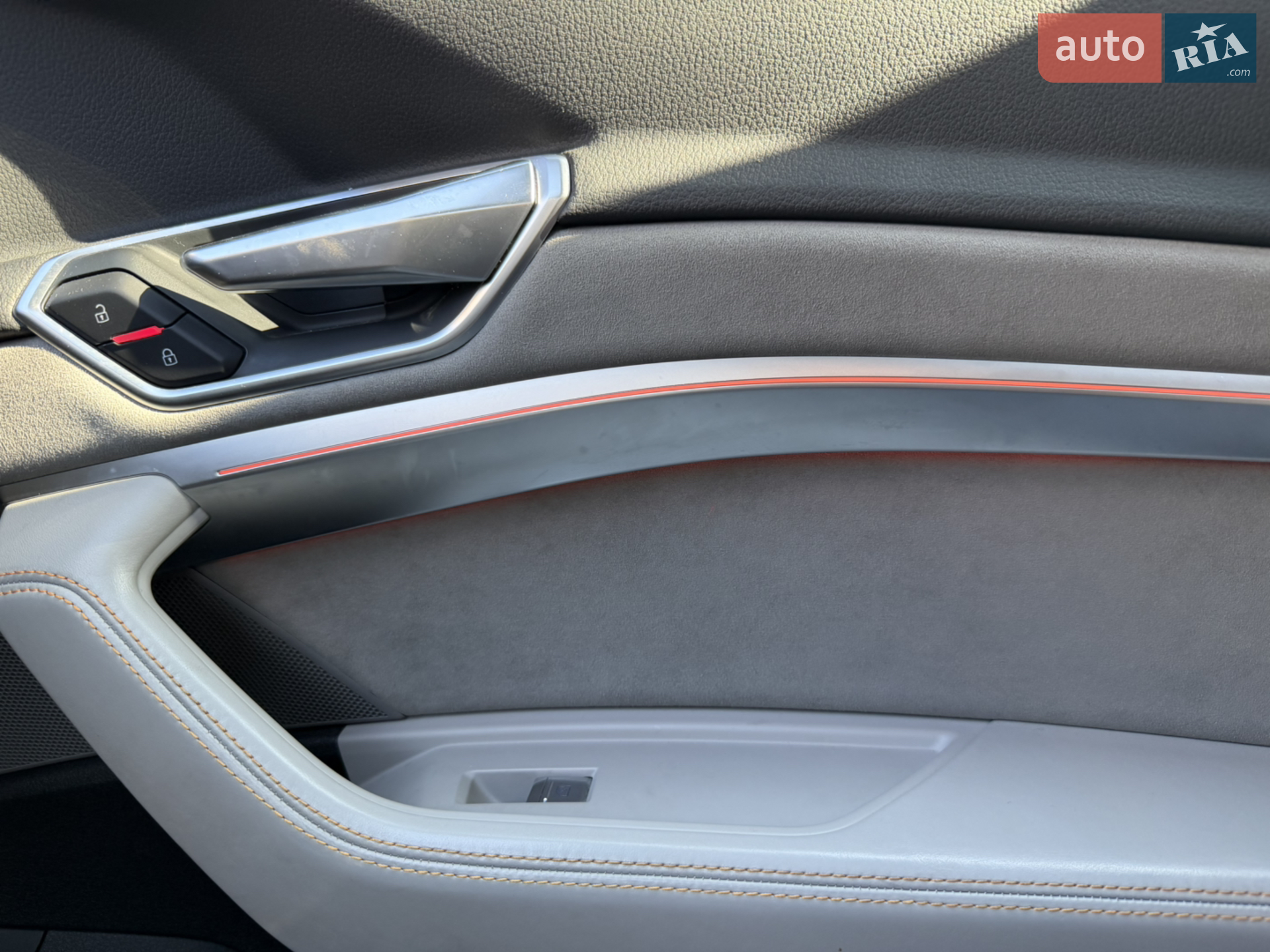 2019 Audi e-tron - мініатюра 7