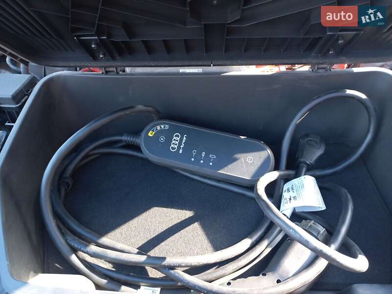 Позашляховик / Кросовер Audi e-tron 2019 в Луцьку