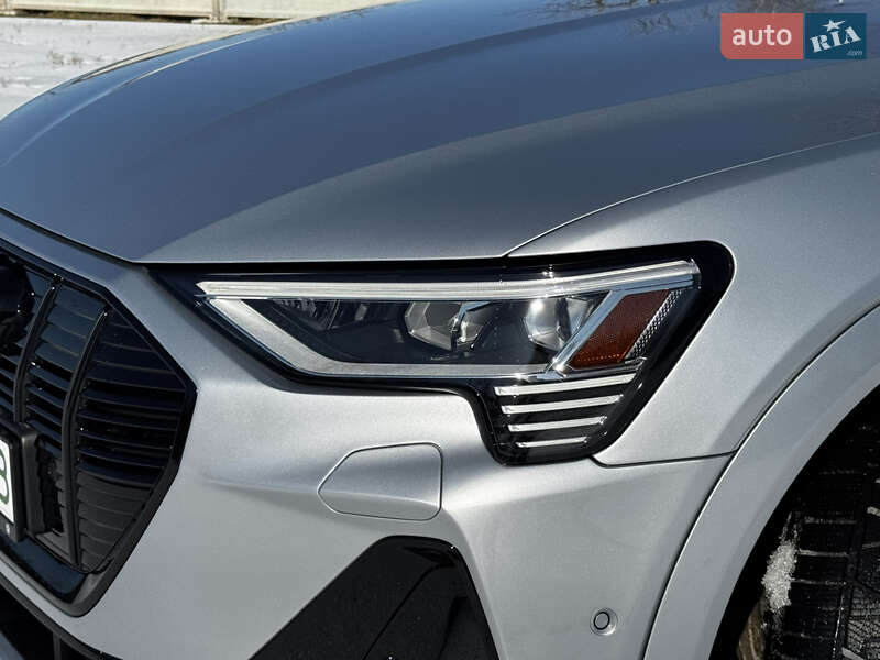 Внедорожник / Кроссовер Audi e-tron 2019 в Киеве