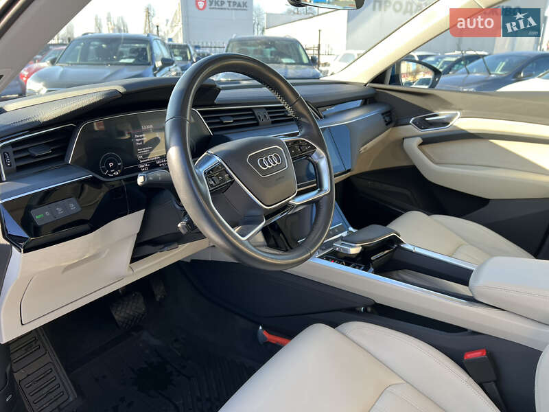 Позашляховик / Кросовер Audi e-tron 2020 в Києві
