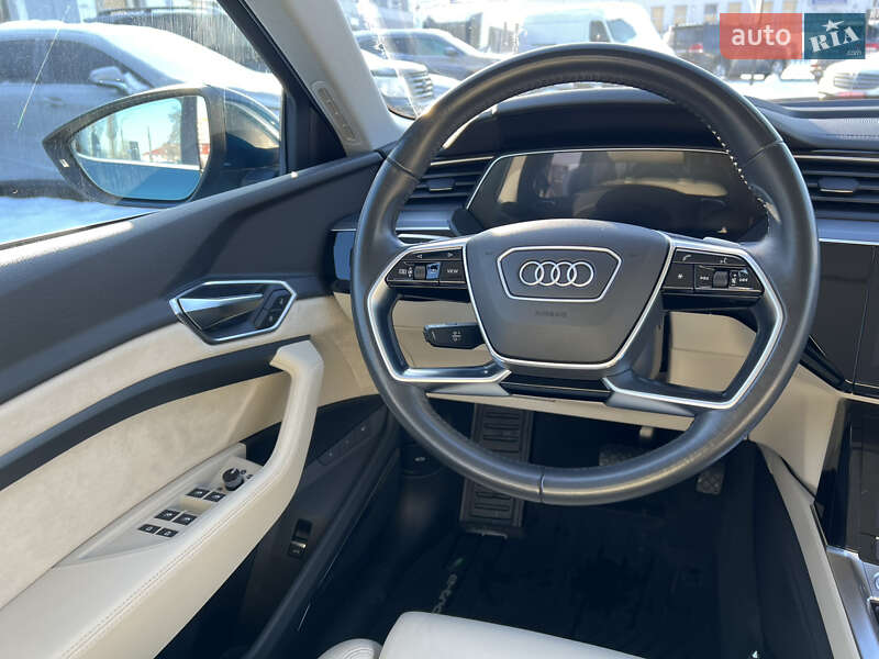 Позашляховик / Кросовер Audi e-tron 2020 в Києві