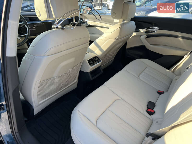 Позашляховик / Кросовер Audi e-tron 2020 в Києві
