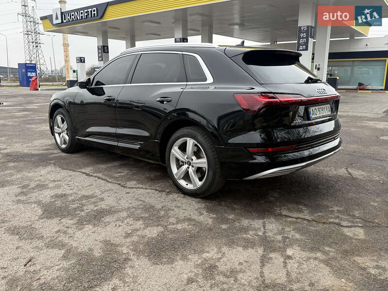 Позашляховик / Кросовер Audi e-tron 2020 в Іршаві