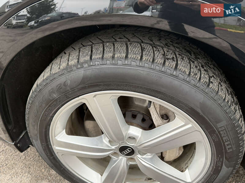 Позашляховик / Кросовер Audi e-tron 2020 в Іршаві