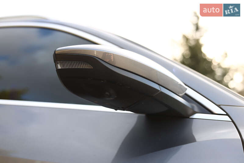 Позашляховик / Кросовер Audi e-tron 2020 в Ужгороді