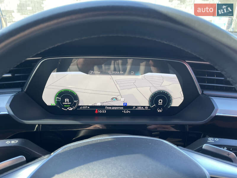 Позашляховик / Кросовер Audi e-tron 2022 в Рівному