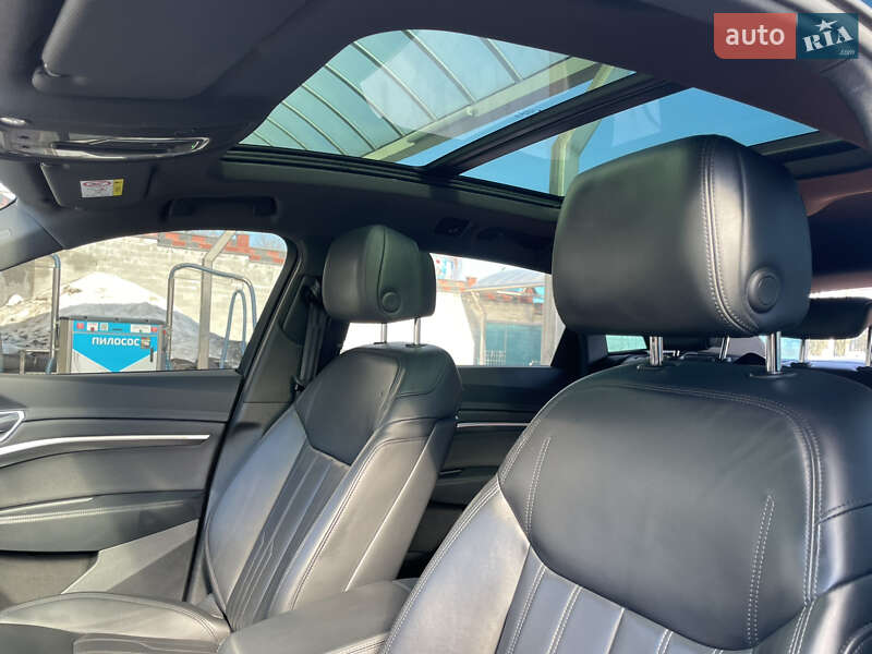 Позашляховик / Кросовер Audi e-tron 2022 в Рівному