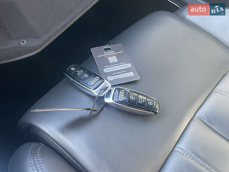 Позашляховик / Кросовер Audi e-tron 2022 в Рівному